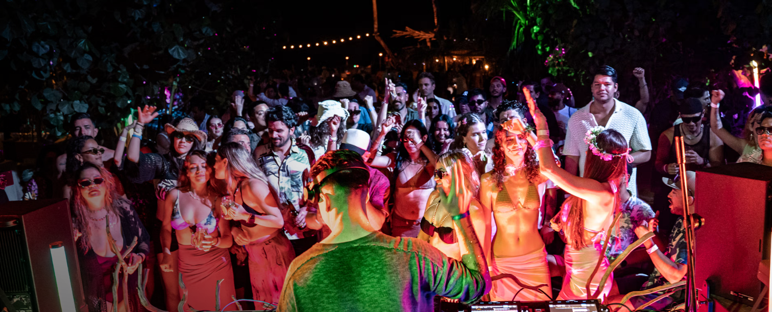Majahuitas Beach Party