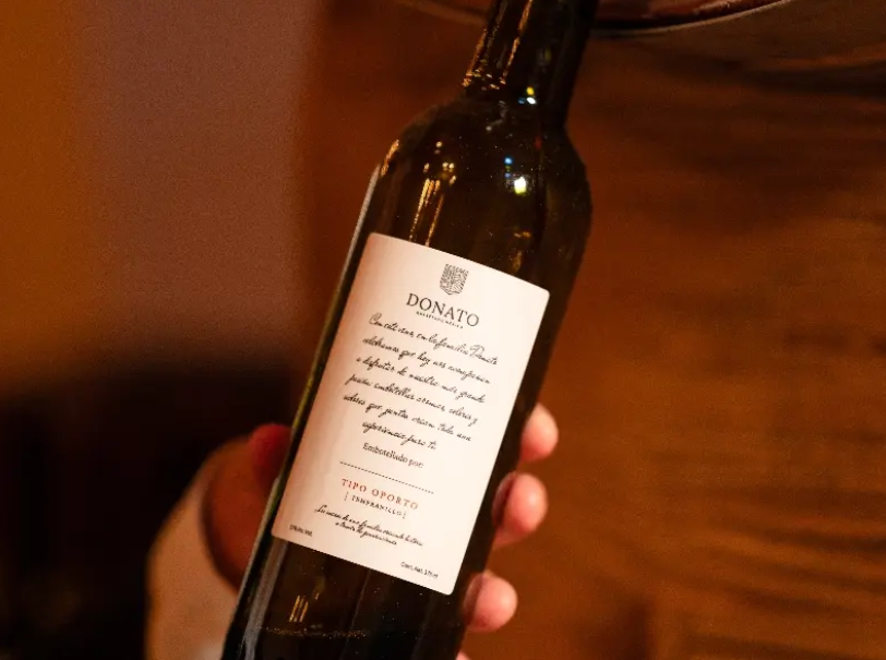 Embotella tu vino